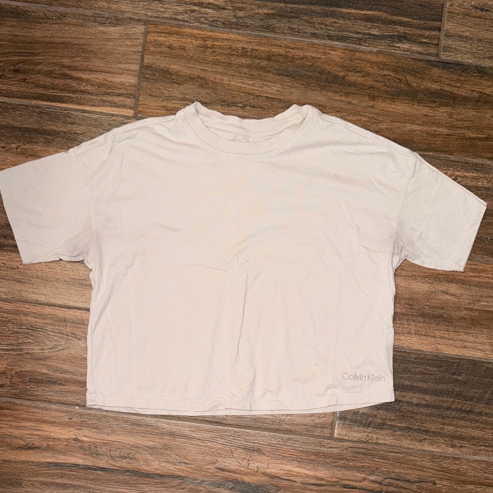 Calvin Klein Off-White Casual Crop Tee